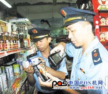 蕉城工商执法人员配备POS机 食品从何而来一扫便知
